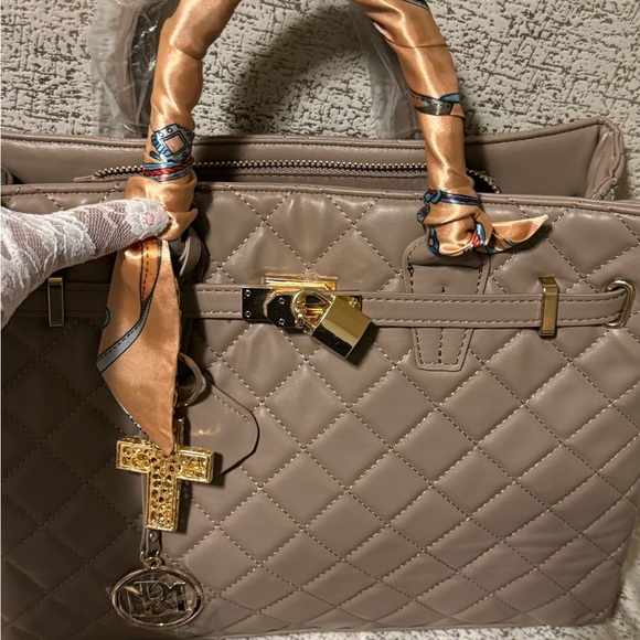 Badgley Mishka NWT Vegan Leather Satchel - Picture 3 of 6